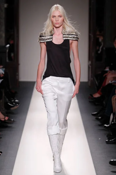 Look 9